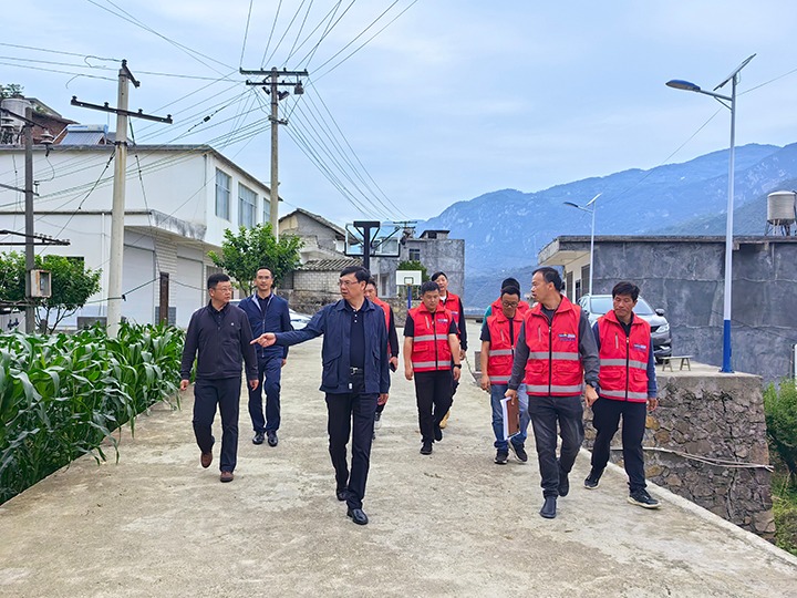 【聚焦云煤】集团党委副书记、副董事长、总经理高建嵩到大关县寿山镇调研慰问驻村工作人员